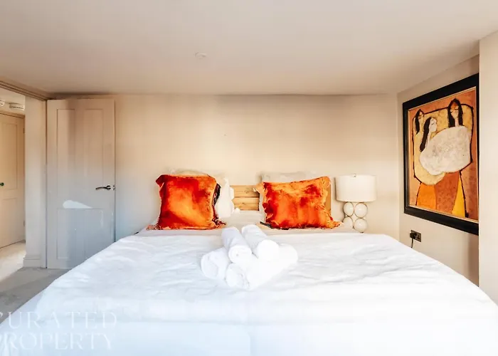 Stunning Central Bath Apartment