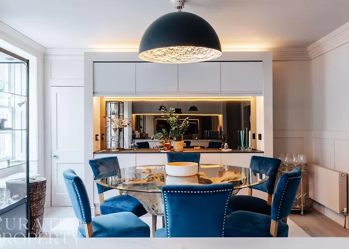 Stunning Central Bath Apartment
